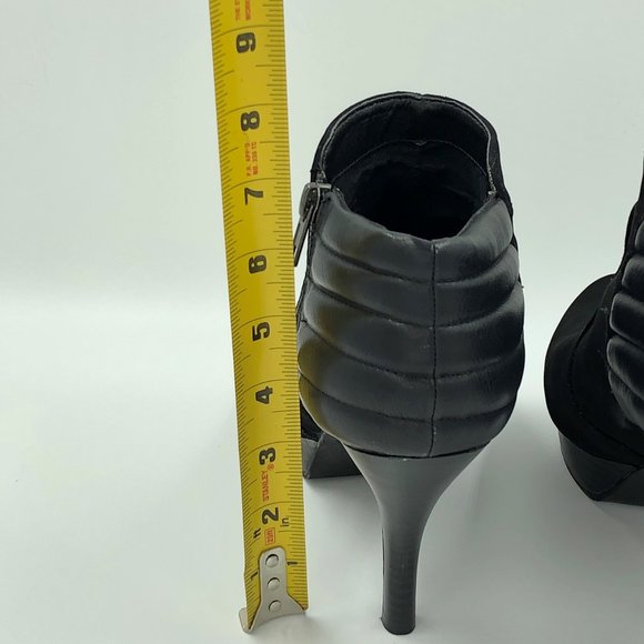 Kenneth Cole | Unlisted Black Boots (size 8M) - Picture 3 of 7